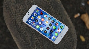 6. iPhone 8 dengan pangsa pasar 1,2%. Foto: istimewa