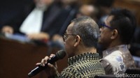 Selain dalam kasus suap, Emirsyah didakwa melakukan tindak pidana pencucian uang (TPPU). Perbuatan Emirsyah disebut dilakukan bersama Soetikno Soedarjo.