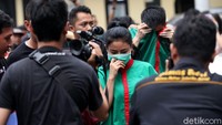 Sebelumnya diberitakan, Vitalia ditangkap polisi di sebuah apartemen di Kemayoran pada Senin (24/2). Dia dibekuk bersama kekasihnya saat transaksi narkoba. Berdasarkan tes urine, Vitalia positif mengonsumsi narkoba. Dia lalu ditetapkan menjadi tersangka dan ditahan. Pada 2015, dia pernah ditangkap karena narkoba tapi tidak terbukti.