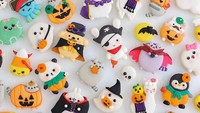Pada macaron yang ia buat, ia sering terinspirasi dari tokoh-tokoh kartun untuk membuat bentuknya. Seperti yang tampak pada foto ini, berbagai bentuk sudah berhasil ia buat mulai dari tema halloween, casper, panda dan masih banyak lagi. Foto: Instagram @sugardevotion