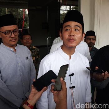 Gibran Rakabuming Raka di kantor DPC PDIP Solo, Jumat (28/2/2020).