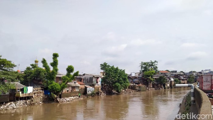 Bantaran Sungai Ciliwung