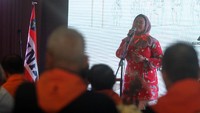 Ketua Umum Federasi Panjat Tebing Indonesia (FPTI) Yenny Wahid juga hadir memberikan sambutan dalam acara malam sahabat Wanadri tersebut. Foto: dok. Wanadri