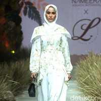 Dari situ, Bella mulai memproduksi hijab yang tak menggunakan bahan-bahan kimia. Pada koleksi Murni series yang terdiri dari warna-warna pastel ini pun, Bella mengaku menggunakan pewarna alami. Foto: Mohammad Abduh/Wolipop