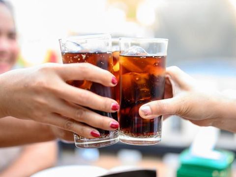 minuman soda kena virus corona