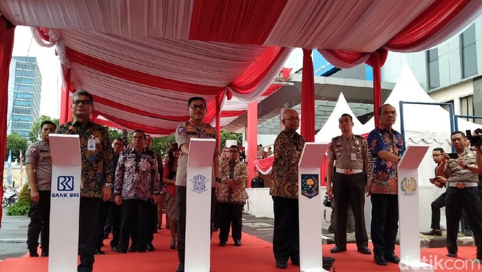 Peluncuran SIM internasional online