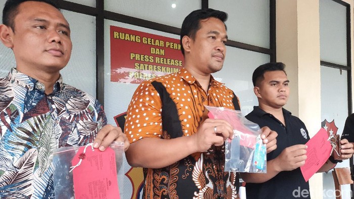 Barang bukti komplotan pembobol ATM dari Bekasi hingga Yogya