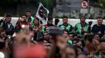 Potret Pimpinan DPR Temui Massa Ojol yang Geruduk Gedung Parlemen
