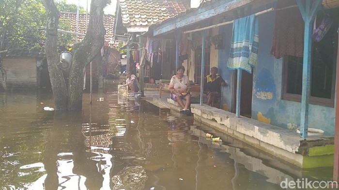 Banjir di Kelurahan Tirto, Kota Pekalongan, Jumat (28/2/2020).