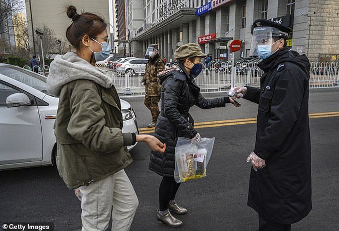 Model Curhat Corona Virus