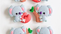 Banyak tanggapan positif dari netizen yang melihat unggahan macaron berbentuk karakter lucu. Bahkan ada yang mengatakan bahwa saking lucunya, macaron tersebut sayang untuk dimakan. Seperti pada karakter ini yang menggambarkan karakter koala yang hinggap di batang pohon.Foto: Instagram @sugardevotion