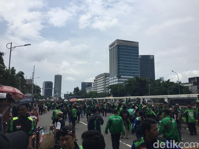 Demo ojol di Gedung DPR RI