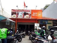 5 Tempat Makan di Bandung yang Jadi Lokasi Syuting Film Dilan