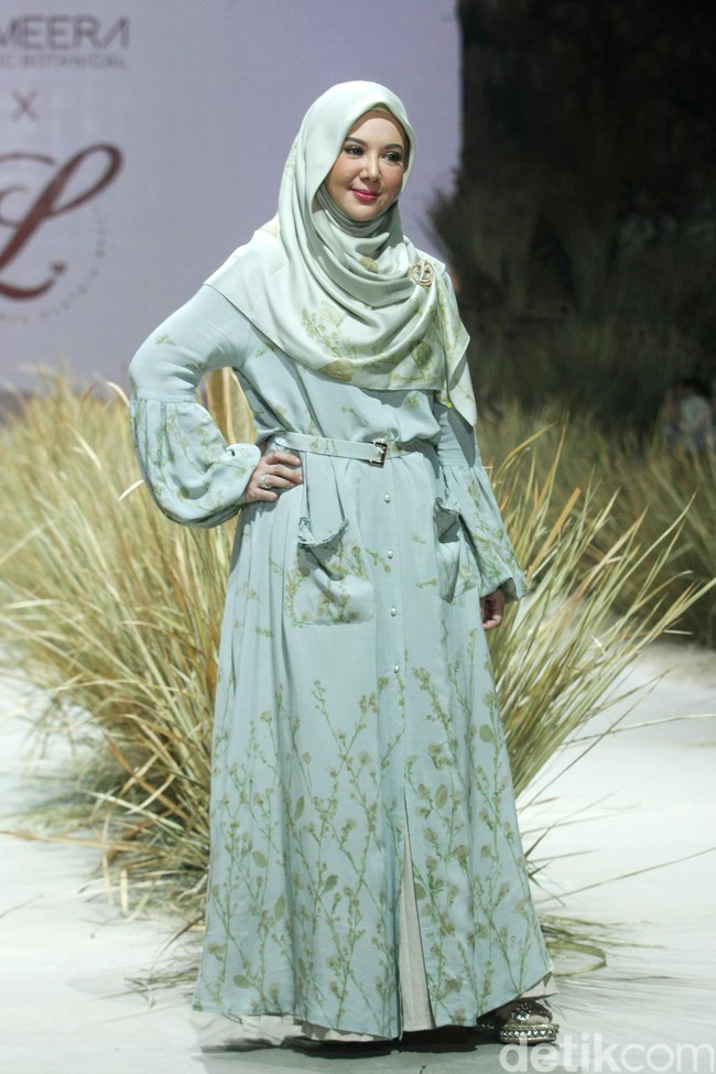 Kayak kemarin itu sempat musim hujan, akhirnya kita nggak bisa produksi. Tapi, ya alhamdulilah karena aku merasa ini bagus banget, tapi tantangannya adalah kita produksi pasti lebih lama, ujar Bella. Foto: Mohammad Abduh/Wolipop