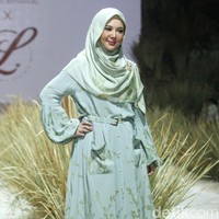 Kayak kemarin itu sempat musim hujan, akhirnya kita nggak bisa produksi. Tapi, ya alhamdulilah karena aku merasa ini bagus banget, tapi tantangannya adalah kita produksi pasti lebih lama, ujar Bella. Foto: Mohammad Abduh/Wolipop