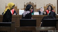 Dalam sidang kali ini sejumlah saksi dihadirkan untuk memberikan keterangan terkait kasus tersebut.
