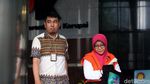 Kadis PU Sidoarjo Tutupi Borgol Pakai Tas Usai Diperiksa KPK