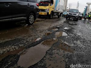 Habis Banjir Terbitlah Jalanan Berlubang
