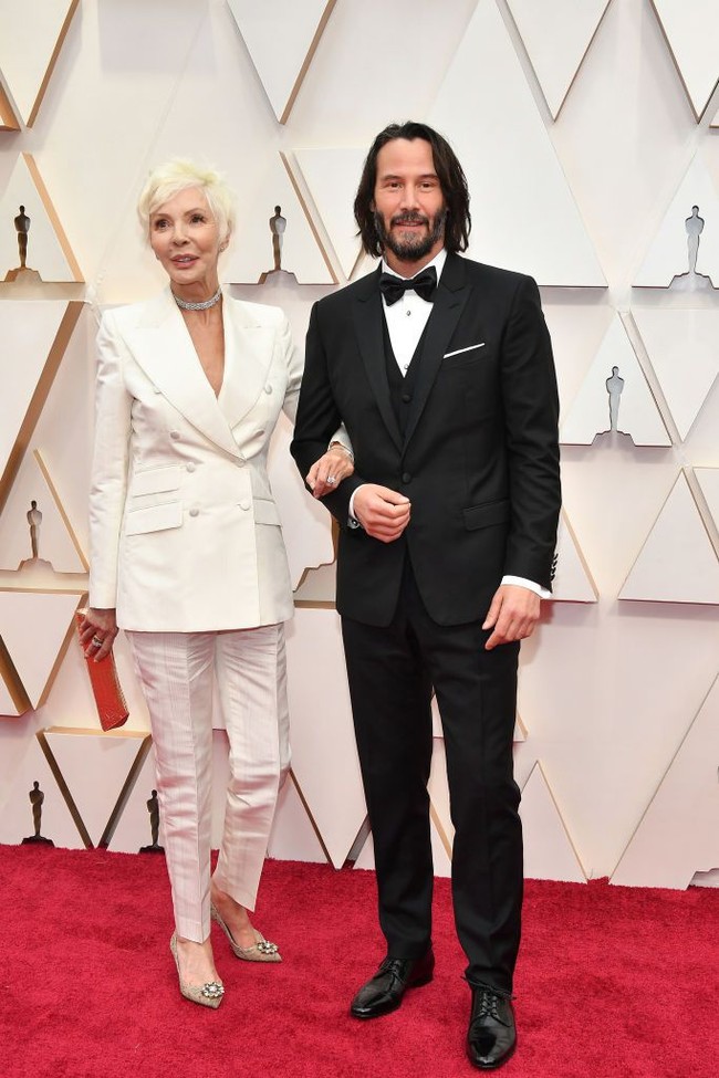 Keanu Reeves membawa ibunda, Patricia Taylor, sebagai teman kencan di penghargaan Academy Awards 2020 lalu. Lihat betapa manisnya keakraban mereka. Foto: Amy Sussman/Getty Images