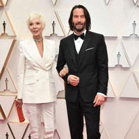 Keanu Reeves membawa ibunda, Patricia Taylor, sebagai teman kencan di penghargaan Academy Awards 2020 lalu. Lihat betapa manisnya keakraban mereka. Foto: Amy Sussman/Getty Images