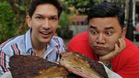 Ga bisa move on dari bongkahan daging ini, kata Nces Nabati. Wah kira-kira daging apa ya ini? Ukurannya besar banget. Foto: instagram @ncess_nabati