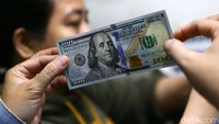 Rupiah melemah 320 poin atau 2,28 persen. 