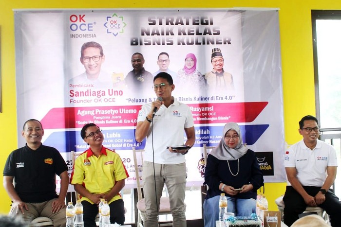 Founder OK OCE Sandiaga Uno menghadiri diskusi Strategi Naik Kelas Bisnis Kuliner di Jakarta. Dia memberikan 4 pilar pola pikir entrepreneurship kepada peserta yang hadir.