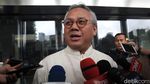 Lambaian Tangan Ketua KPU Usai Diperiksa KPK Soal Suap PAW DPR