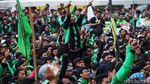 Foto: Ojol Hijaukan Gedung DPR
