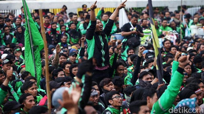 Ojol Ancam Geruduk Istana, Larangan Mudik & Arus Balik Diperpanjang Ojol Ancam Geruduk Istana, Larangan Mudik & Arus Balik Diperpanjang