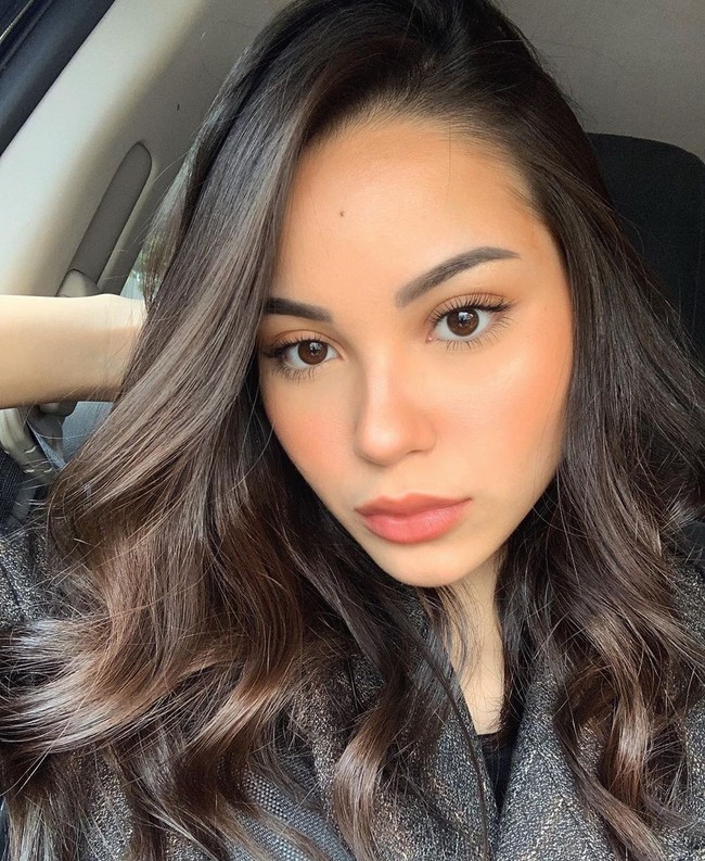 Al Ghazali pun ingin memperkuat hubungan cintanya dengan Alyssa Daguise. Apalagi mereka sudah saling mengenal dan berharap setelah kembali pacaran bisa mempertahankan hubungan tersebut meski mereka kerap harus terpisah jarak karena Alyssa tinggal di Paris. Foto: Instagram @alyssadaguise