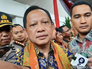 Tito ke Pemerintahan Daerah: Tunda Bepergian ke LN!