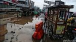 Musim Hujan, Jalan Boulevard Kelapa Gading Rusak Parah