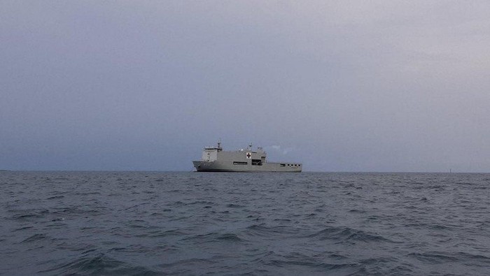 KRI Soeharso berlabuh di Pulau Sebaru, Kepulauan Seribu, Jumat.
