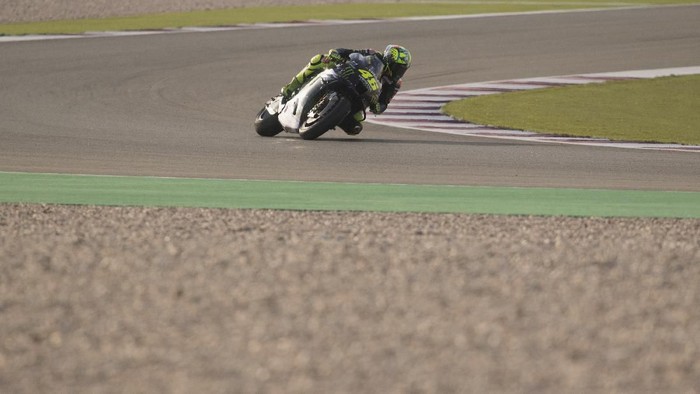DOHA, QATAR - FEBRUARY 22:  Valentino Rossi of Italy and Monster Energy Yamaha MotoGP Team rounds the bend during the MotoGP Tests at Losail Circuit on February 22, 2020 in Doha, Qatar. (Photo by Mirco Lazzari gp/Getty Images)