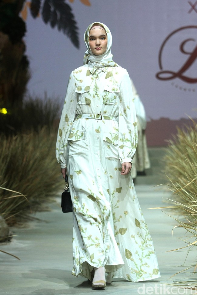 Menggunakan bahan-bahan alami dan proses pembuatan yang juga dibantu dengan alam membuat Murni series memiliki tantangan tersendiri. Hal itu diungkapkan Bella yang menuturkan bahwa produksi L by LCB untuk Murni series terhambat jika musim hujan. Foto: Mohammad Abduh/Wolipop