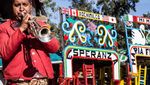 Di Xochimilco, Bisa Naik Perahu Sambil Jajan Jagung di Tengah Pulau