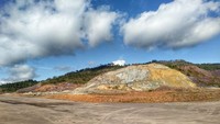 Menteri Perhubungan Budi Karya Sumadi bahkan mengatakan, untuk membuat bandara ini harus memangkas dua bukit. Dulu ini ada dua gunung, kita memotong gunung, katanya saat meninjau proyek Bandara Buntu Kunik Tana Toraja, Sulawesi Selatan, Jumat (28/2/2020). Istimewa/Dok. Kementerian Perhubungan (Bandara Buntu Kunik).