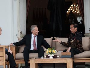 Jokowi dan Tony Blair Bahas Ibu Kota Baru di Istana