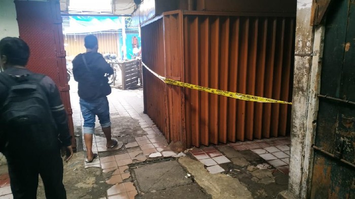Toko emas di Pasar Pecah Kulit Pinangsia dirampok pria bersenpi