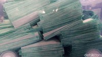 Awalnya pabrik ini hanya memproduksi alat alat kesehatan. Namun, sejak Januari 2020, bertepatan dengan mewabahnya virus Corona, pabrik tersebut mulai memproduksi dan menimbun masker ilegal.