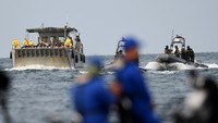 Sebanyak 188 warga negara Indonesia (WNI) ABK World Dream mulai masuk ke area observasi di Pulau Sebaru Kecil, Kepulauan Seribu. ANTARA FOTO/Akbar Nugroho Gumay.