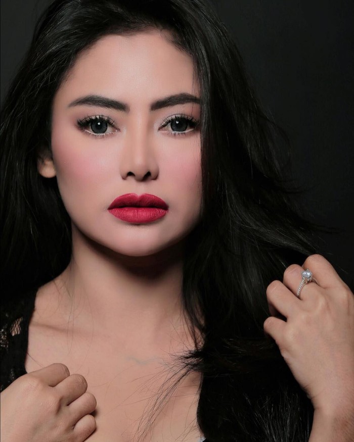 vitalia sesha