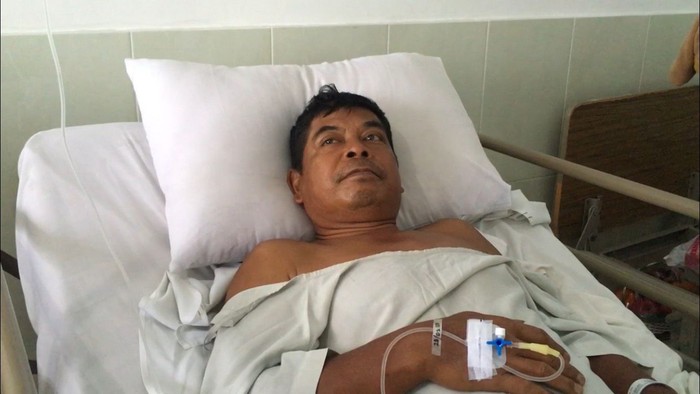 Burhan yang baru saja menjalani operasi akibat luka tembak di kaki kirinya, mengatakan pelaku dua kali melepaskan tembakan ke arah dia. Beruntung saat tembakan kedua, peluru tak mengenai dirinya.