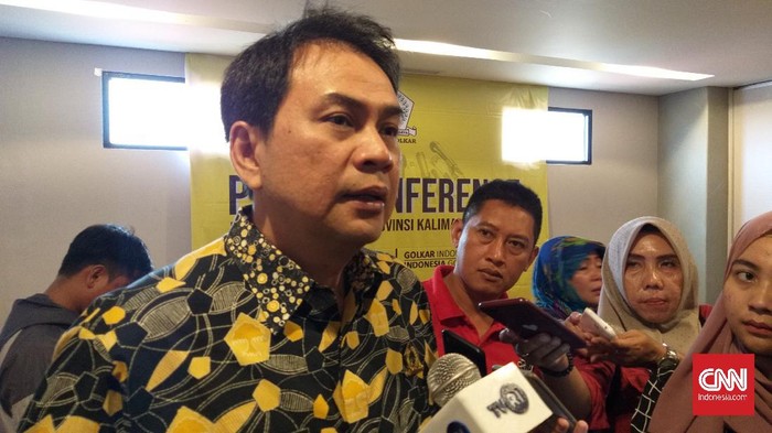 Wakil Ketua Umum Partai Golkar/ Wakil Ketua DPR RI Azis Syamsudin di Pontianak, Kalimantan Barat, Sabtu (29/2).