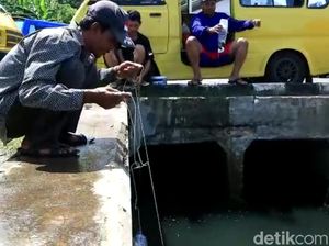 Melihat Asiknya Mancing Ikan Pakai Botol Plastik di Dermaga Palabuhanratu