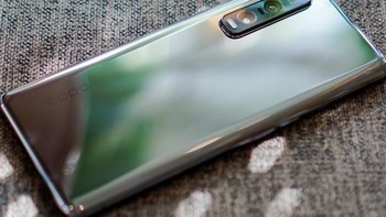 Tampilan belakang Oppo Find X2. Foto: sparrowsnews