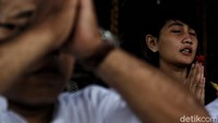 Selain itu Hari Raya Kuningan merupakan ucapan ras syukur umat Hindu kepada Tuhan atas rezeki yang telah diberikan. 