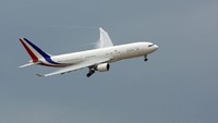 Presiden Prancis Emmanuel Macron menggunakan Airbus A330-200 sebagai pesawat pribadinya, pesawat ini memiliki kombinasi pesan rahasia yang terenkripsi untuk berkomunikasi di udara.