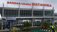 Wakatobi memiliki bandara yakni Bandara Matahora untuk menopang pariwisata.